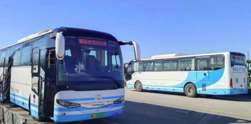 乘坐城際4號(hào)線，打卡布魯維斯、那香海、海草部落，連線貓頭山、火炬八街。